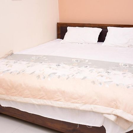 Shree Ram Hotel Ayodhya Ngoại thất bức ảnh
