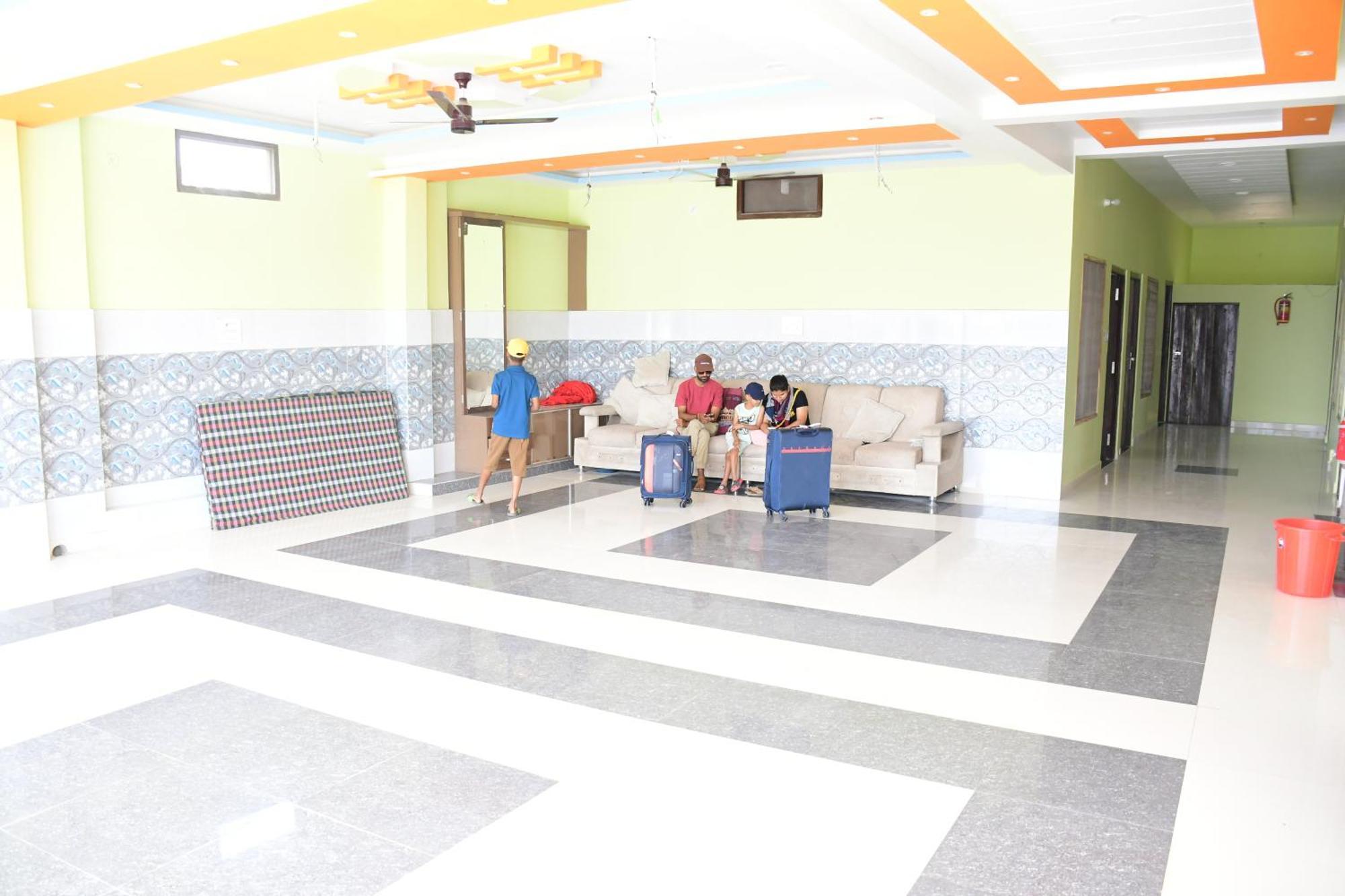 Shree Ram Hotel Ayodhya Ngoại thất bức ảnh