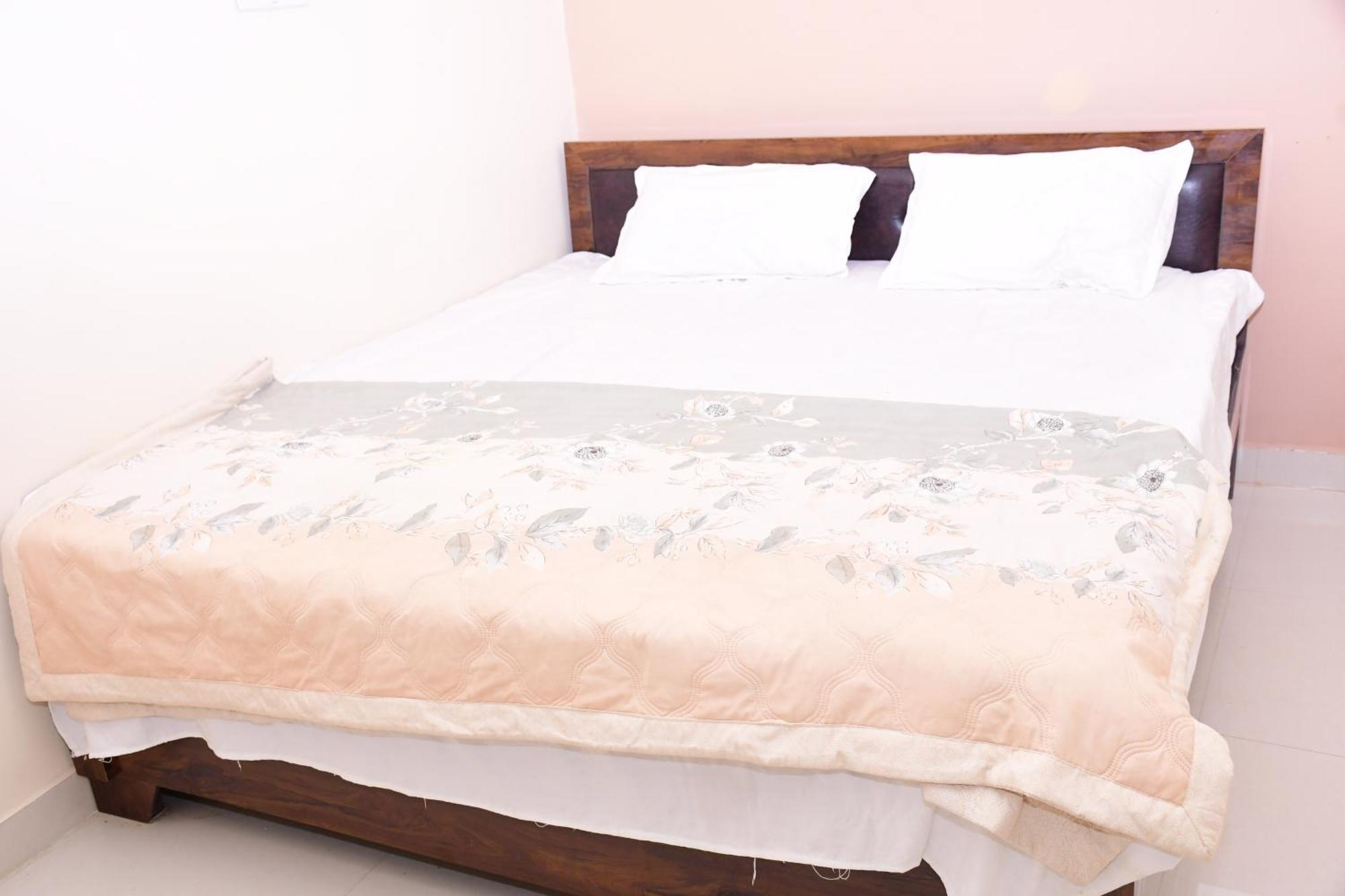 Shree Ram Hotel Ayodhya Ngoại thất bức ảnh