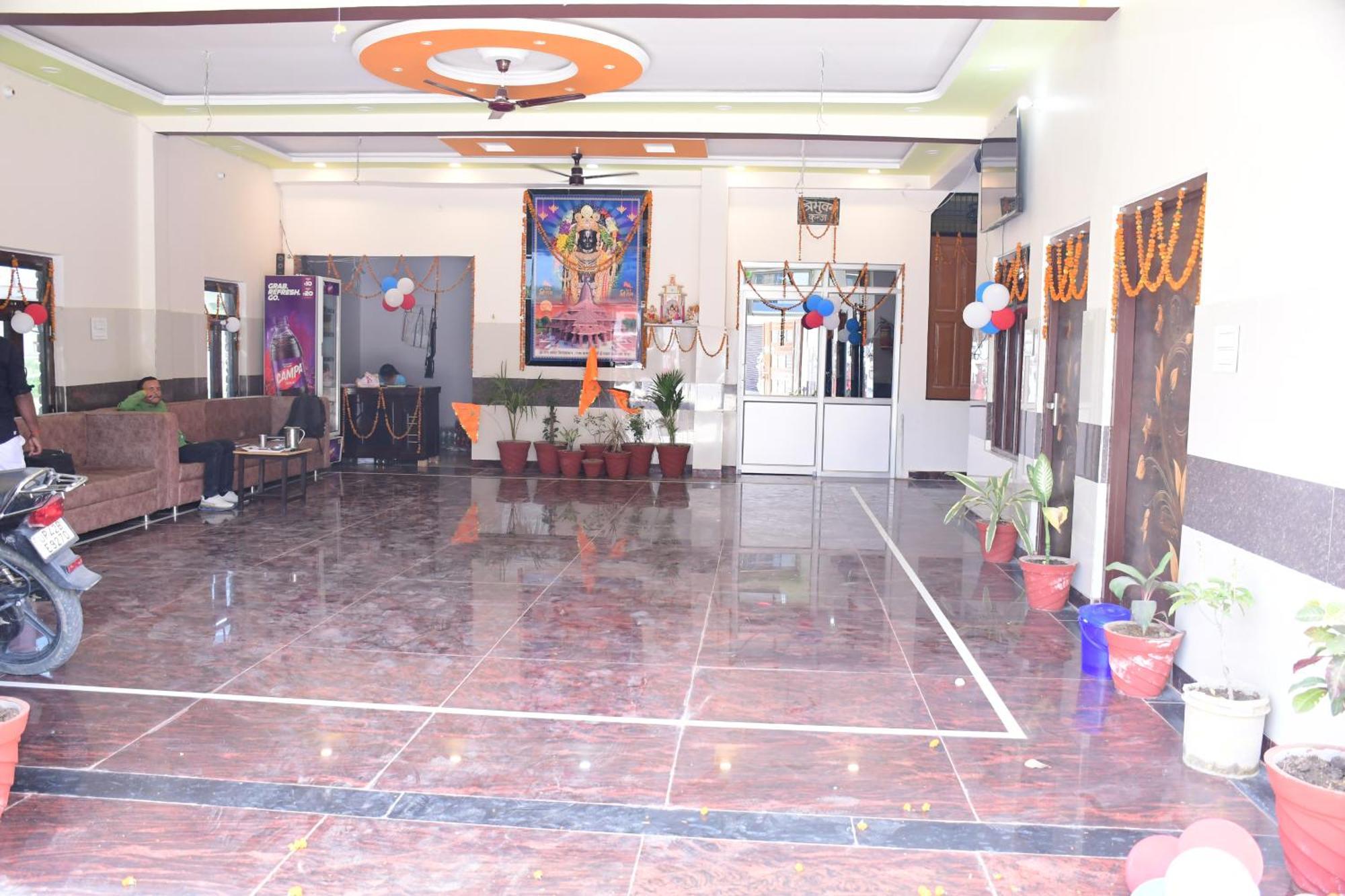Shree Ram Hotel Ayodhya Ngoại thất bức ảnh
