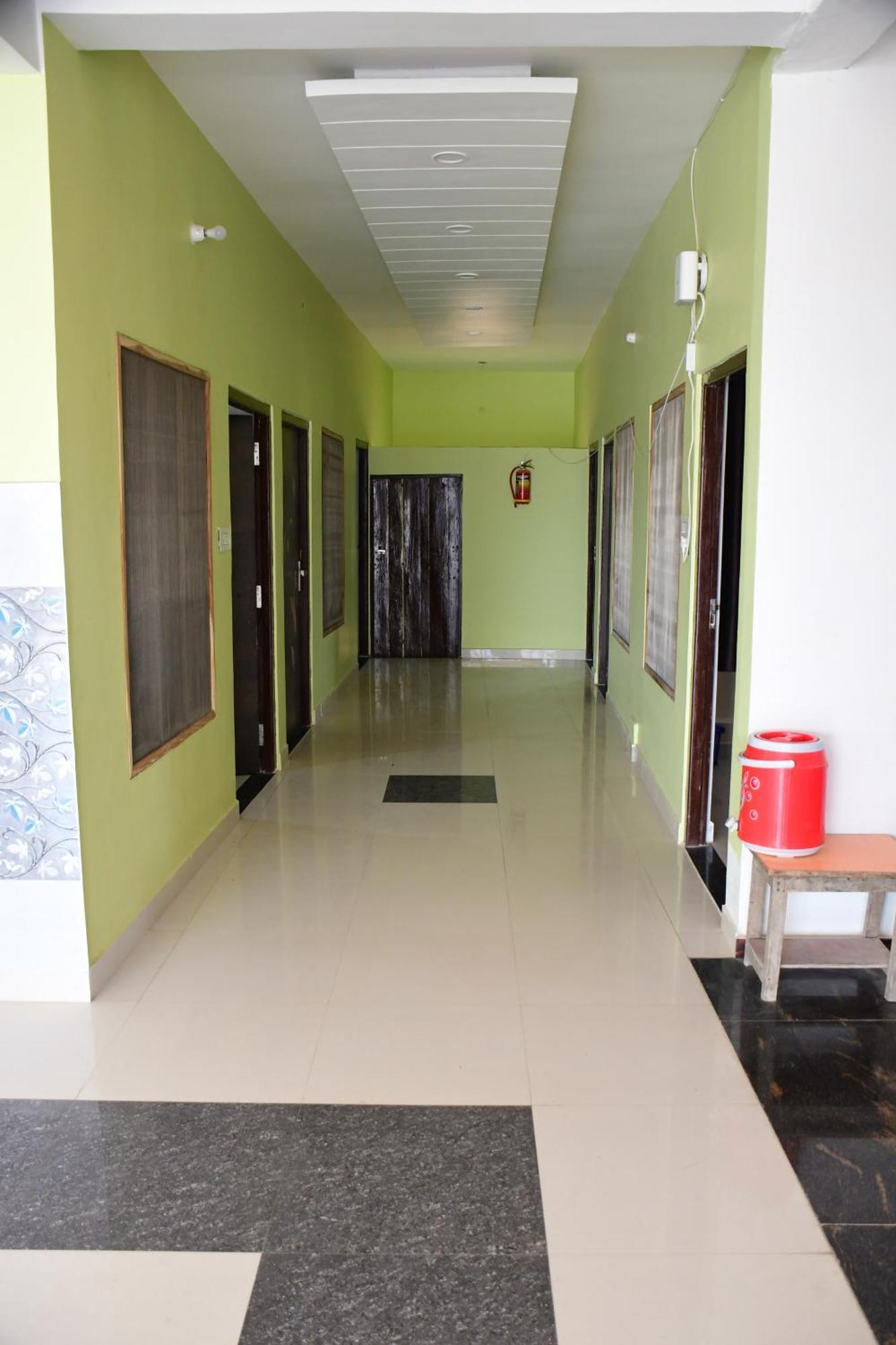 Shree Ram Hotel Ayodhya Ngoại thất bức ảnh