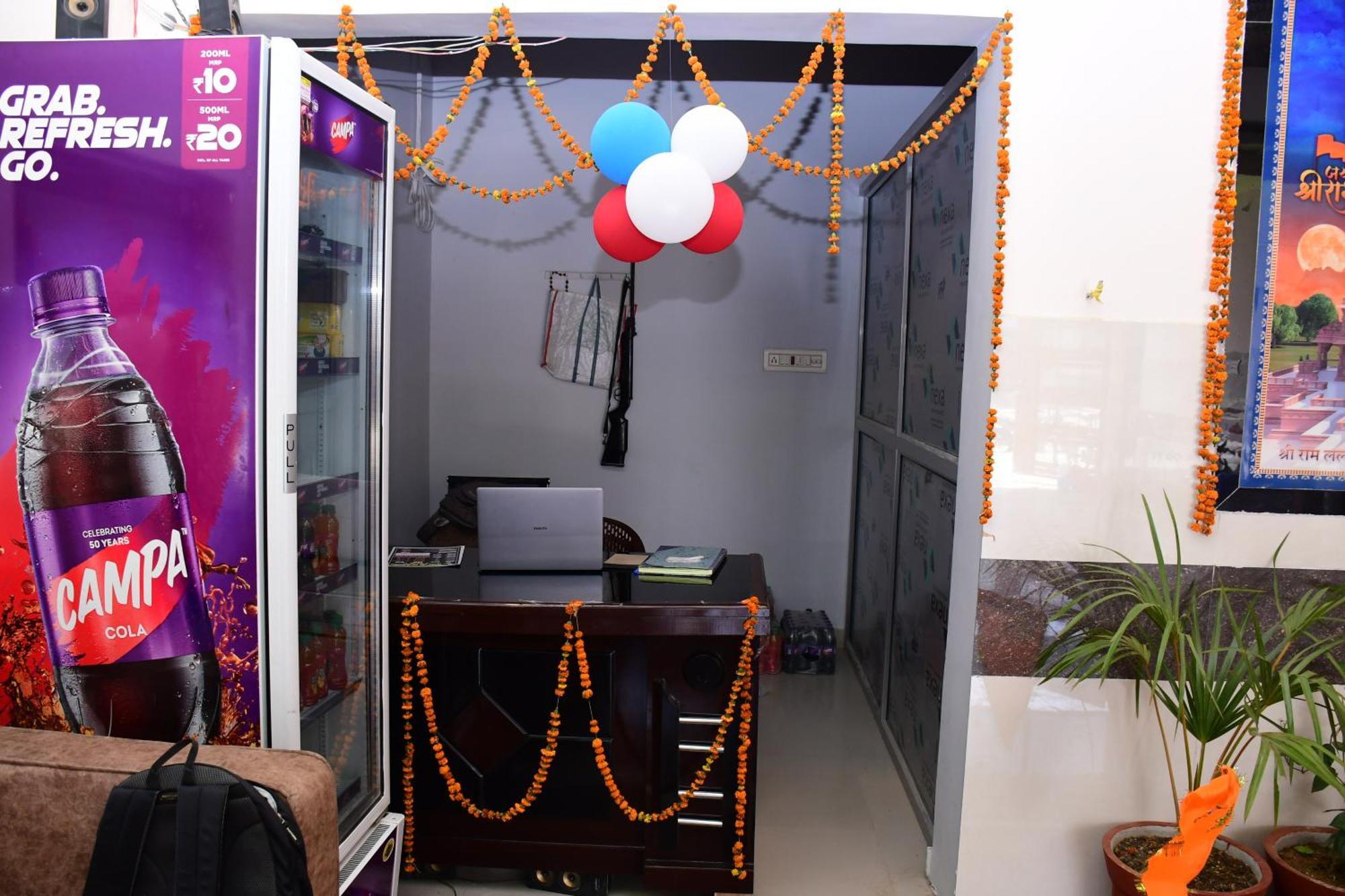 Shree Ram Hotel Ayodhya Ngoại thất bức ảnh