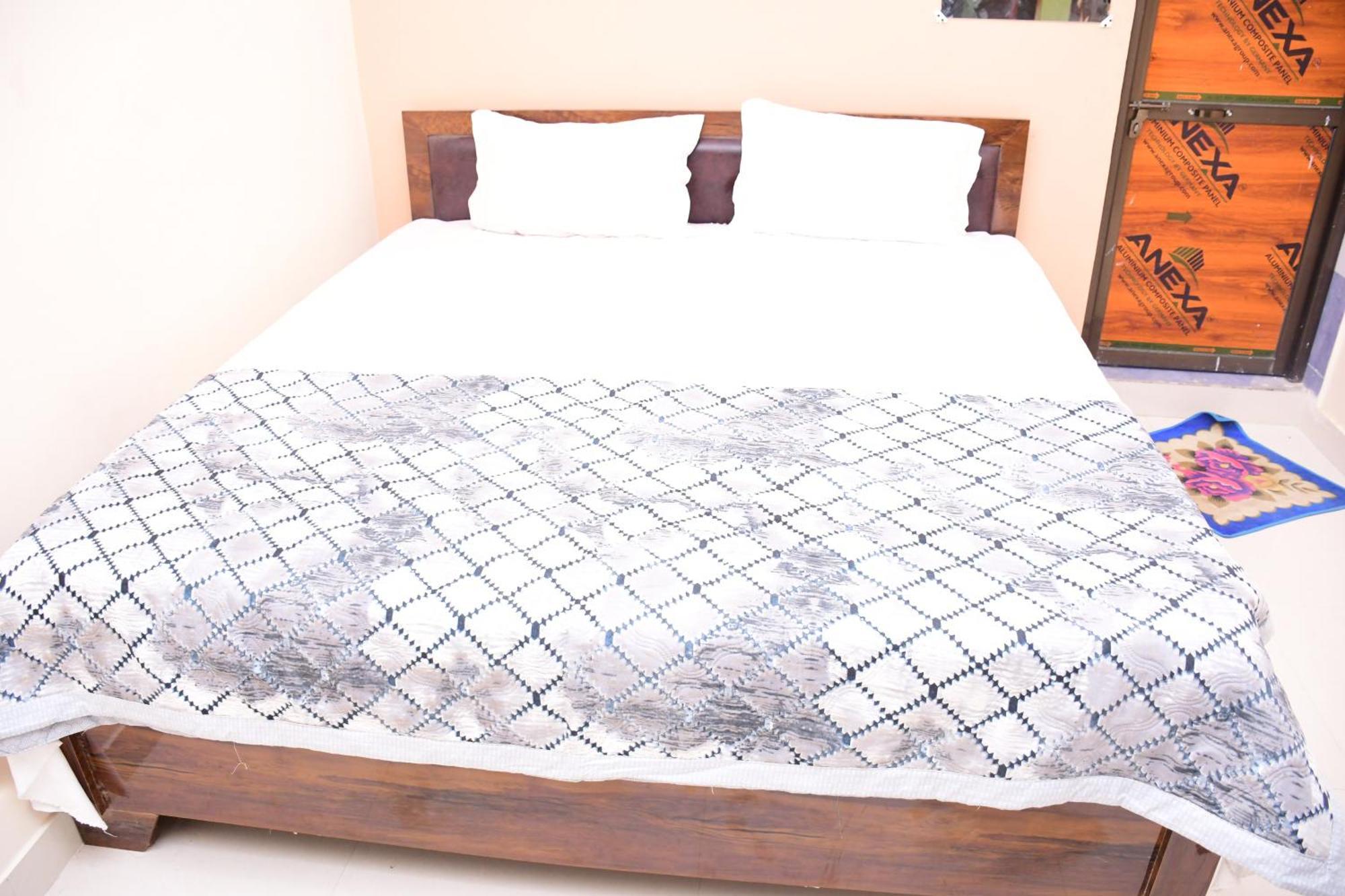 Shree Ram Hotel Ayodhya Ngoại thất bức ảnh